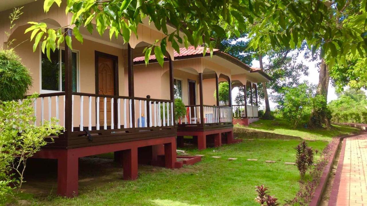Hill Garden Hotel Chaungtha Bagian luar foto