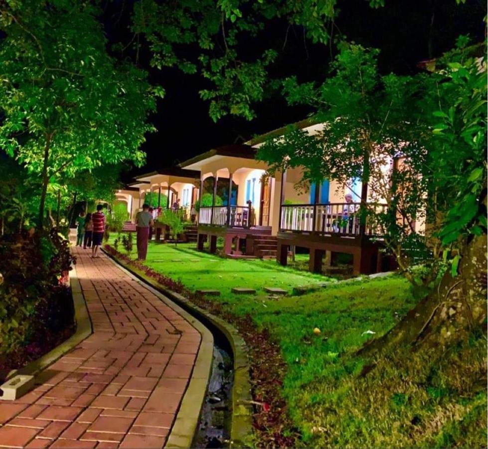 Hill Garden Hotel Chaungtha Bagian luar foto