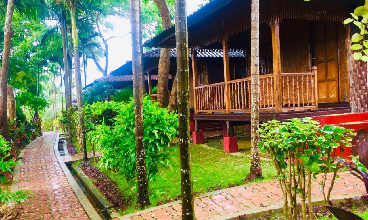 Hill Garden Hotel Chaungtha Bagian luar foto