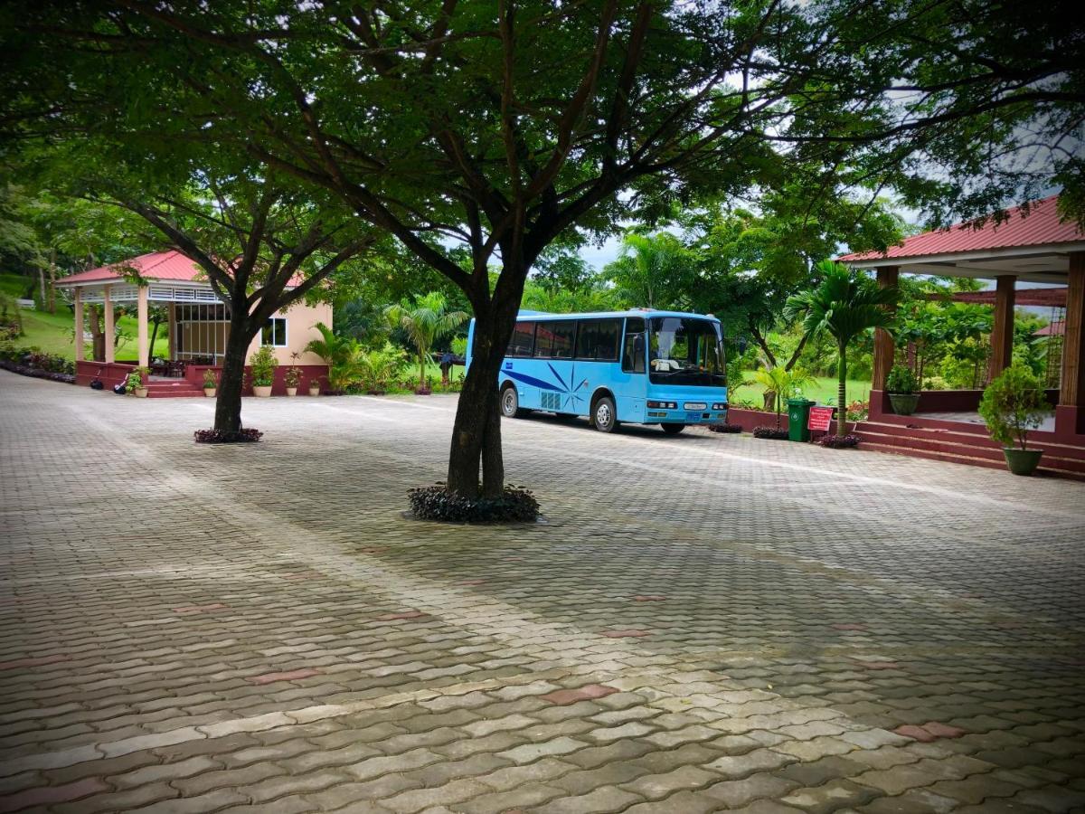 Hill Garden Hotel Chaungtha Bagian luar foto