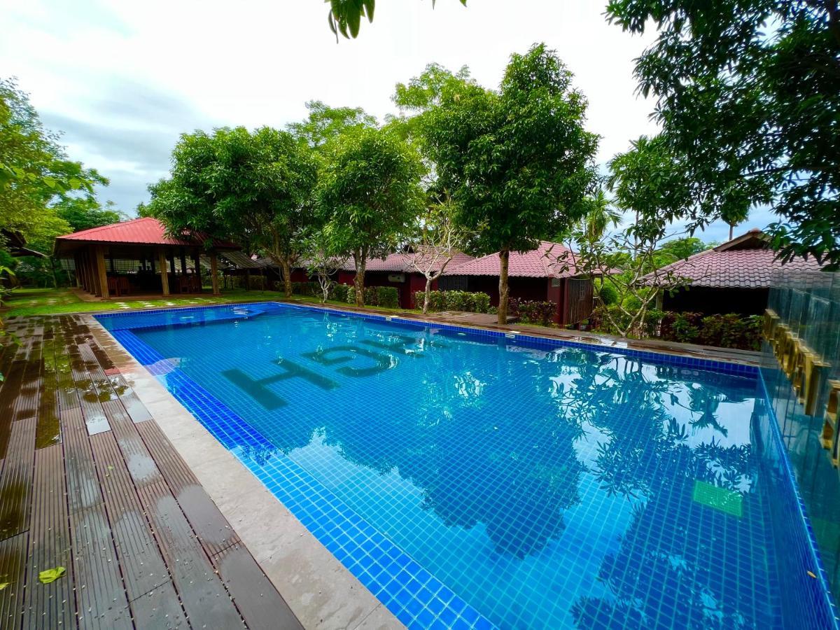 Hill Garden Hotel Chaungtha Bagian luar foto