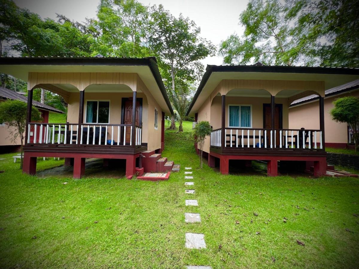 Hill Garden Hotel Chaungtha Bagian luar foto