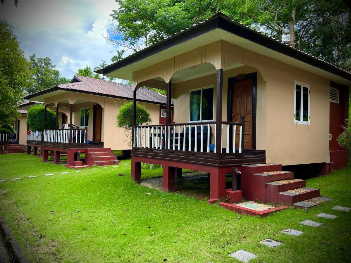 Hill Garden Hotel Chaungtha Bagian luar foto