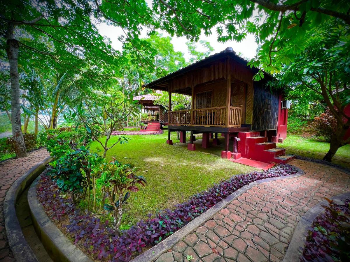 Hill Garden Hotel Chaungtha Bagian luar foto