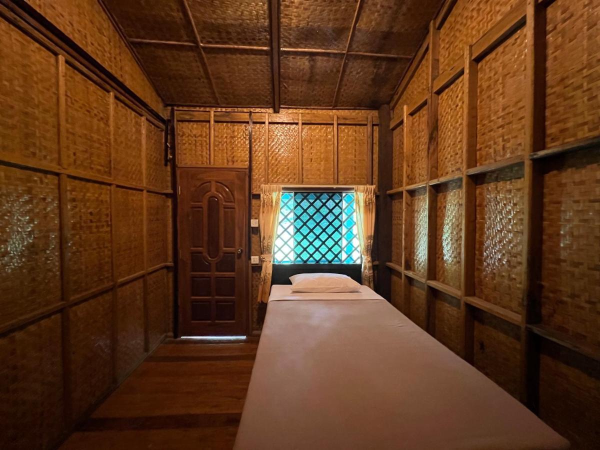 Hill Garden Hotel Chaungtha Bagian luar foto
