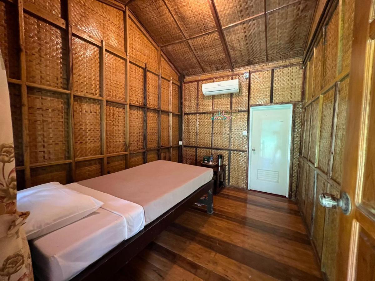 Hill Garden Hotel Chaungtha Bagian luar foto
